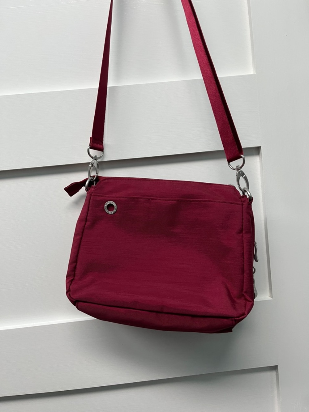 Baggallini Dark Red Crossbody Shoulder Bag - Picture 2 of 5